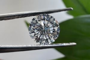 LAB_diamant_na_listech blog_text